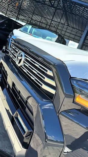 Toyota 4Runner Limited 2026 Grey Color luxuriös Off Road