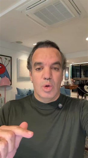 Daniel da Costa Lins on Instagram: "Manchetes assustam, ciência explica. Parar Wegovy ou Mounjaro sem planejamento acelera o reganho. O problema não é a caneta, é interromper sem estratégia. Assista ao vídeo 🎥🧠 #obesidade #GLP1 #ciência Dr. Daniel Lins, RQE 4844 Ref: 1. Weight regain after cessation of medication for weight management: systematic review and meta-analysis. BMJ. 2026;392:e085304. doi:10.1136/bmj-2025-085304."