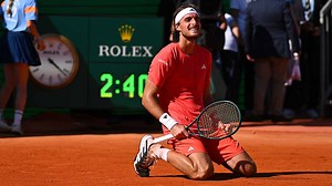 Stefanos Tsitsipas tumba el muro de Jannik Sinner en Montecarlo | ATP Tour | Tennis