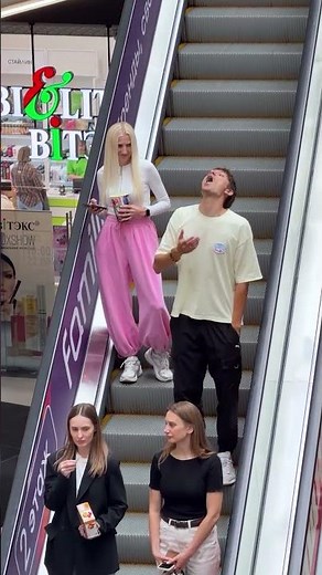 They didn't expect this on the escalator 🤣 #AlexEasy #Pranks