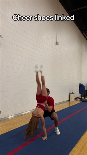 Check em out! #cheer #cheerleader #cheerleading #stunts #stunting