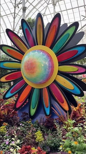 Peace, Love, and Plants: A First Look at NYBG’s Flower Power 🌼✌️