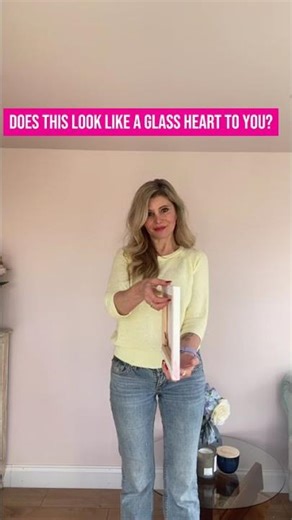 You’ll Think This Is a Glass Heart… But It’s an Oil Painting