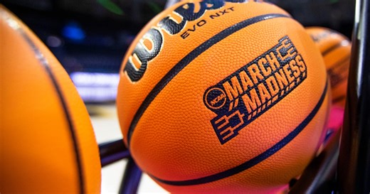 St. John's advances to 2nd round of NCAA tournament