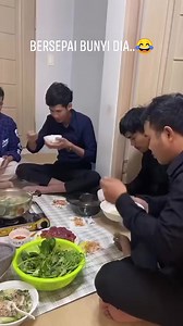 Buah last yg paling tak tahan 🤣🤣. Member tu baru nk suap.. credit video to owner | Oden Runner Skudai