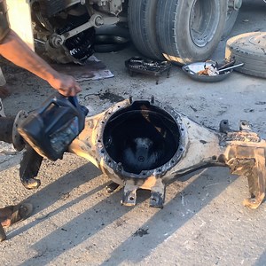 Over Load | Rear AXLE Tube Break Down on the Middle of the Road,We repaired in Difficult Condition part 2 | Pakistani truck