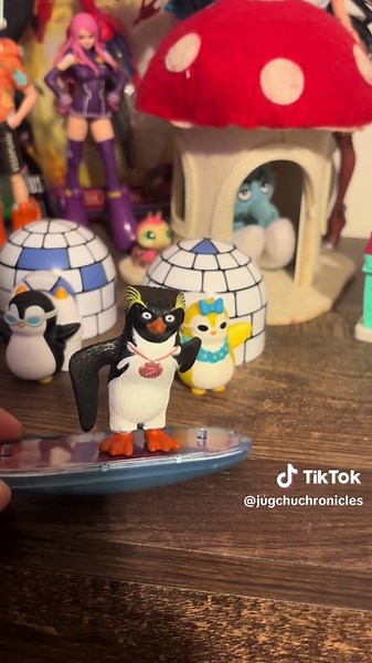 Descubre los juguetes de Surf's Up en Mercari
