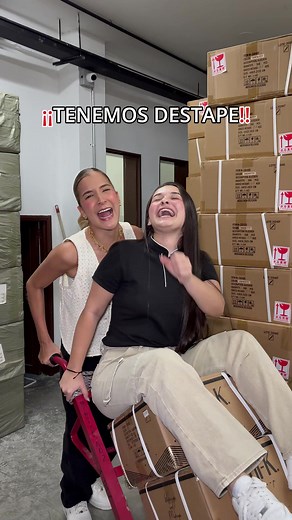 En Ani-K amamos los destapesssss🥹 y más si son los productos virales de Tik Tok🫶🏼 ✨Corrector Bonita ✨Base Bonita 2 en 1 ✨Rubor Líquido ✨Lápiz de cejas ✨Kit de cejas ✨Encrespador ✨Delineador Ve corriendo hacer tu restock🏃‍♀️🤭 🛍️Llevalos al detal a crédito con Addi en www.anikmakeup.com #anik #anika #anikmakeup #correctoranik #ruborliquidoanik #glossanik #bestseller #viralestiktok #paratiiiiiiiiiiiiiiiiiiiiiiiiiiiiiii