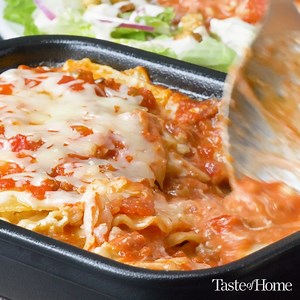 58K views · 337 reactions | On hectic nights, no one has time to stack several layers of lasagna. This version combines a few steps to cut down on prep, but keeps all the cheesy, saucy, noodle-y goodness that makes lasagna an all-time favorite. Click here for the recipe: https://trib.al/lo6H0Al | Taste of Home | Facebook