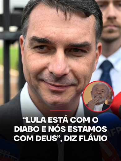 Durante evento em Sorocaba neste sábado (16), Flávio Bolsonaro voltou a fazer ofensivas a Lula e ao PT, dizendo que “tentaram enterrá-lo vivo, mas não conseguiram”. Em outro momento, o pré-candidato à presidência compara o atual presidente da república com o diabo. Confira as informações completas na reportagem da Jovem Pan de Sorocaba, exibida no vídeo da postagem. ▶️ Assista ao #JornalJovemPan na íntegra no canal da Jovem Pan News no YouTube 📺 Confira na JP News e Panflix 👉 https://bit.ly/3T