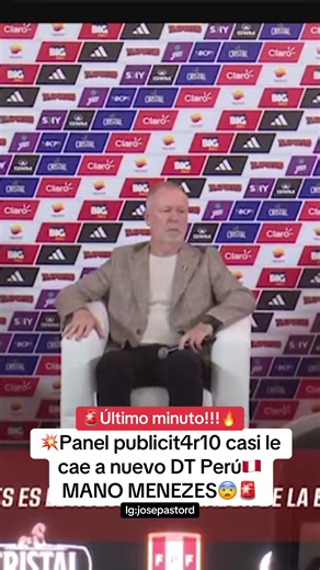 Panel publicitario casi le cae al nuevo DT de Perú