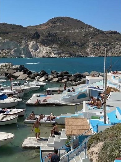 Experience the breathtaking beauty of the Greek Islands 🌊