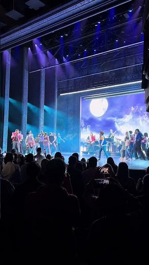 Exclusive performance of Thriller at MJ The Musical for #Halloween! 🔥❤️‍🔥