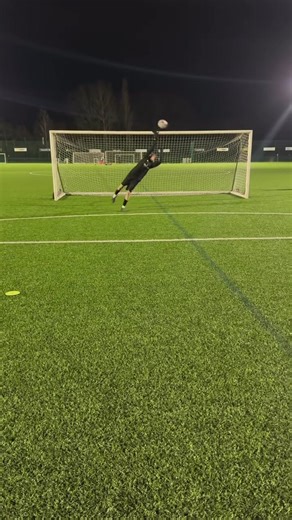 Mastering the Pendulum Technique in Goalkeeping
