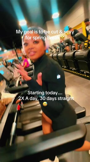 Any tips, suggestions, or advice? I’m here to build muscle, gain weight & strength with a nice toned. “slightly” cut type body. Just in time for #springbreak Today is February 24 & I’m going Hard for 30 days straight🫱🏼‍🫲🏽 @Mimi #takeoff Weighing in at 135IBS #30days
