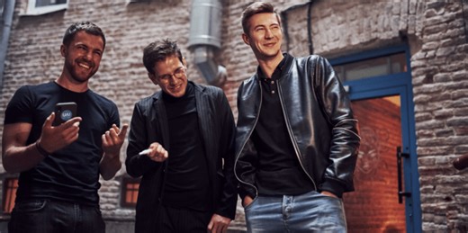 5 Really Surprising Spots To Meet Great Guys