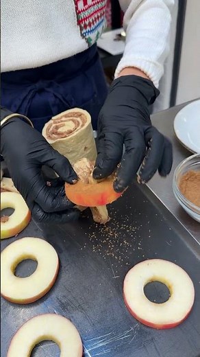 Cinnamon Apple Donuts! Swirl, bite, repeat 🍏🥯