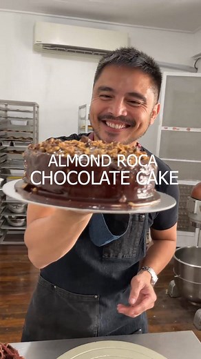 Almond Roca Chocolate Cake 🍫🎂🍫🎂🍫 Monday motivation: “You don’t have to be great to start, but you have to start to be great.” – Zig Ziglar My first time to create cakes this way, check them out at Mr.vinmunchies 🙏🏻😍🕺🏻 Pre-order for February 12-14. Order here: http://bit.ly/mrvinmunchies | Marvin Agustin