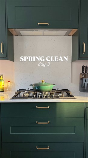 Spring Cleaning: Deep Clean Your Kitchen Hob