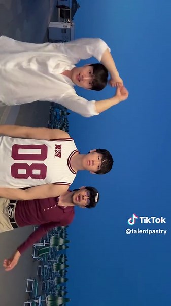 Waka Waka Dance Challenge with Aladdin