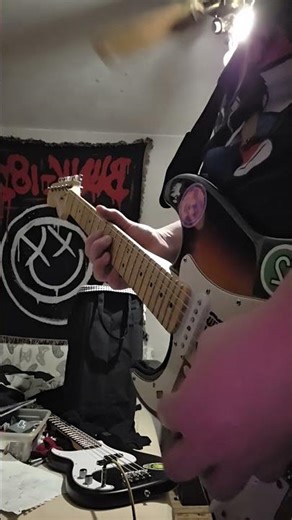 Blink 182 aliens exist (guitar cover)