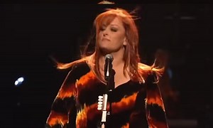 Wynonna Judd Performs ‘I Saw The Light/No One Else On Earth’ - Video