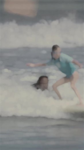 Private kids lesson 😊 -------------------------- Selatar surfing lessons are open every day. We provide classes for kids, and we require them to take private classes. contact us for detailed class and location information. We put a link in bio, please click and see you in Legian. #selatarsurflesson #surfbali #surfing #surflessonsbali