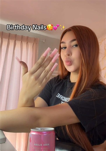 Getting My Birthday nailssss✨💕💕👑 #birthdaynails #nikkiv #minivlog #fyp #nails