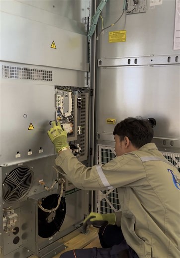 Unpacking and Installing the ABB ACS580 315 kW Inverter