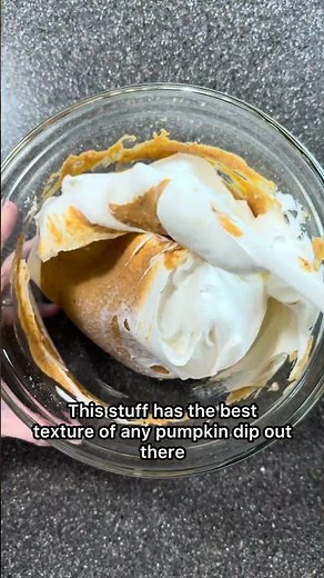 Easy Fluffy Pumpkin Dip! #pumpkinrecipes