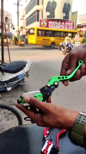 Ye Chhota Cut Jaan Bachata Hai! #shortsfeed #superbike