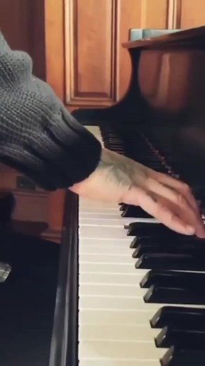 Skillet - Never Surrender (Christian Rock Music)