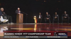 Blazers beat Lakers, honor 1977 championship team