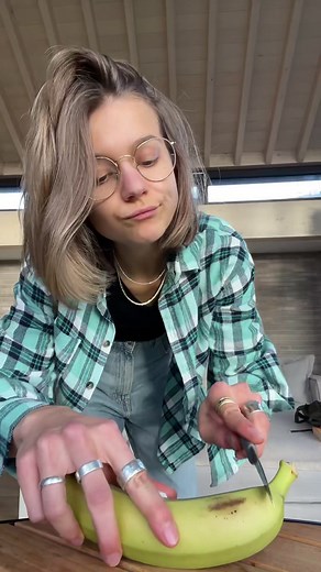 Time for a banana 🍌 #asmr #food #eatingsounds #foodsounds #eatingasmr #banana