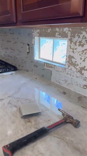 A Clean Backsplash That Ties the Whole Kitchen Together