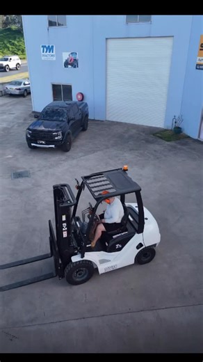 CPC25 Diesel Forklift - Container mast  2.5 Ton Lifting Capacity  Massive 40kW Diesel Power Plant — power and torque are never an issue with this premium model  4500mm Lift Height  3 Stage Container Mast  LED Work Lights for day or night operation  Rated our Best-Selling Forklift for a reason — built for performance, reliability, and efficiency. Don’t miss out 24 hours only — get yours today! ️ | SYM Forklifts | Facebook
