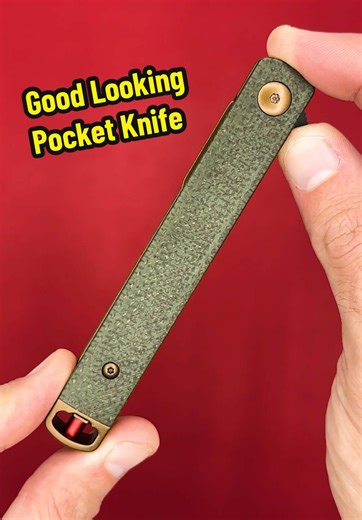 Coast Founder’s Select pocket knife. Green micarta, gold tones, interchangeable black or red pin, just a really good looking pocket knife. #pocketknife #foldingknife #everydaycarry #edcknife #pocketknives