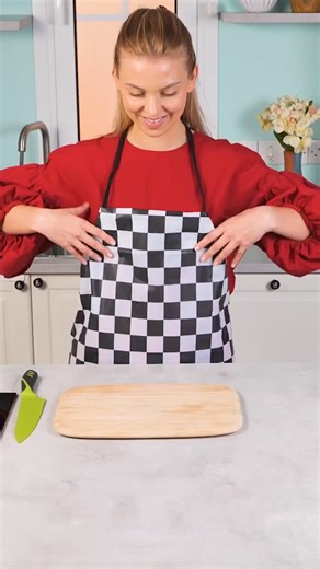 76K views · 69 reactions | Quick flip for an old cutting board to a chess hanger ♟️ | 5-Minute MAGIC | Facebook