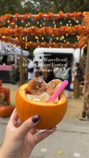 MukbangToronto on Instagram: "Water/Fall Festival Events A Lake Story — Eastern Waterfront 11am–1pm & 4pm–6pm Sustainable Makers Market — 585 Queens Quay W 12pm–5pm Fall Harvest Market — HTO Park 12pm–10pm 12pm–8pm Water Wonders — Spadina Pier All Day Music Garden Concerts — Music Garden 1pm–2pm & 7:30pm–8:30pm #ad This new free event at Harbourfront features spectacular public art installations (both on and off the water), harvest-themed food and drink markets, live music and dance performances