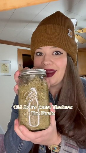 Folks have been askin’ how I make my old man’s beard (usnea) tincture, so here’s an oldie from way back when that shows ya the final part of my process. 🌱 Edit: Use distilled or spring water. This is an older video when I didn’t know then what I know now. 😉 | Appalachian Forager