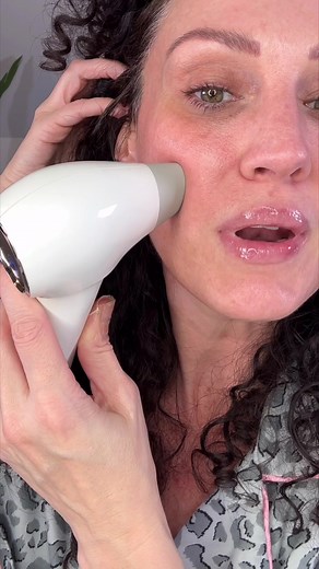 Im kicking saggy skin OUTTA here 😆. The Conture Kinetic Skin Toning S... | skincare