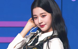 【4K舞台】IZ*ONE《D-D-DANCE》｜UNIKON演唱会