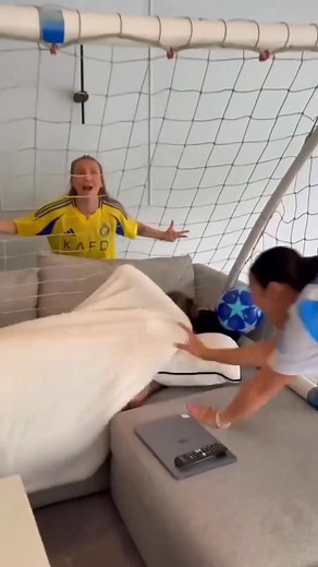 Girlfriend vs boyfriend funny prank war in the house 😂🤣😂😂😄😄🤣😄🤣😄😂😄😂😄🤣😄🤣😄😂😄😂😄🤣😄🤣 #kristenhanby #hanbygang #woodyandkleiny #brentrivera #hahahaha #pranks #kristenhanbyextra #funnymemes #funny #jacksonodeherty #kristenhanbygang #haha #goubtubefanpage #hahahahahahahahahahahahahahahahahahahahahahahahahahahahahahahahahahahaha #prankwar #challenger #crazy #maitlandhanley #fun #juliusdein #funnyprank #vlog #challengers #prank #funnyprank #comedian #bhfyp #viral #viralvideos #vira