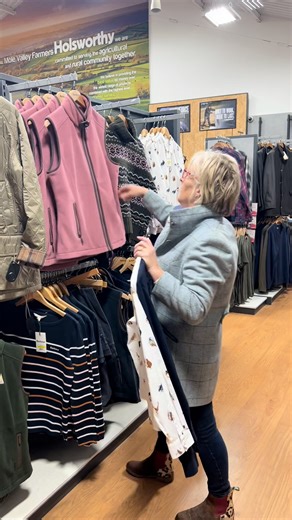 Style Upgrade: The Barbour Edition👚👖 Discover Barbour’s winter ranges, perfect pieces for leisure and layering this season. And here’s the big secret… save 25% off ALL Barbour clothing right now! But hurry, this offer won’t last⏰ 👉 Explore the collection & start shopping in-store today. #BarbourStyle #WinterWardrobe #SeasonalSavings *Offer excludes other promotions, footwear & accessories. Valid until 10/12/25. | Mole Valley Farmers