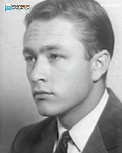 This young man was born in 1934 and went on to become a successful actor and TV director, building a career that spanned more than three decades, with massive success playing David Banner in the late 70s and early 80s — you definitely wouldn’t like him when he was angry — and although he sadly died young in 1993, his legacy lives on 🤔👇 His name and powerful story are revealed below: | News Update Today