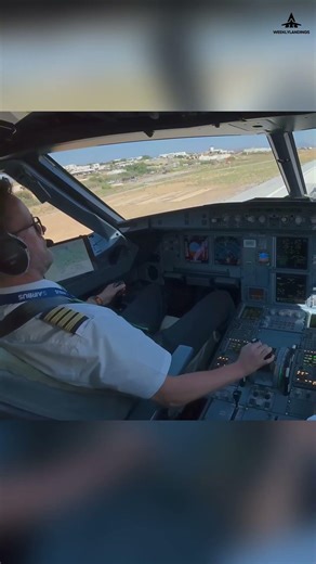 A320 landing from the cockpit 1
