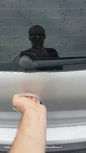 Vw golf mk6 tailgate boot letting in water