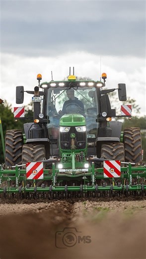Max Stegemann | 🦌🔥John Deere 6250R mit Kerner Frontpacker und Amazone AD 4000 Super 🌱🚀 - - @neel.peters @hof_albert_altgalendorf @johndeereeurope... | Instagram