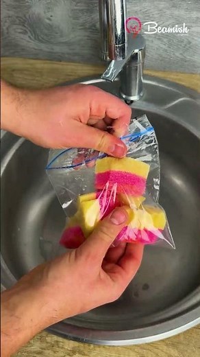 Travel cleaning sponge hack 🧽 #easy #sponge #travelling #trick