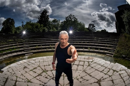 BRUCE DICKINSON Collaborates With Z2 On 12-Issue Limited Comic Series 'The Mandrake Project'